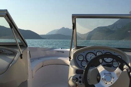 Location Bateau à moteur GLASTRON MX 185 Annecy