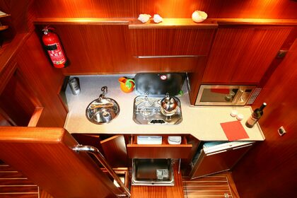 GREEK ISLAND HOPPING - PURE AEGEAN BLISS