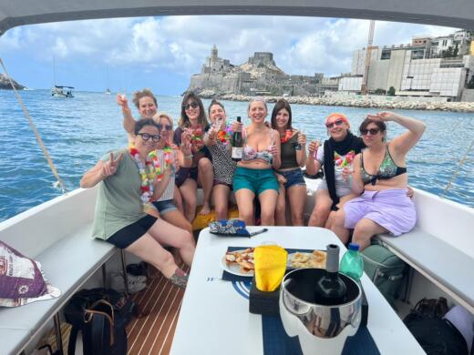 Prowincja La Spezia Motorboat cantiere F.M. di Morri Davide e Morri Giorgio srl FM 41 alt tag text