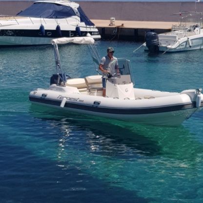 Location Semi-rigide Capelli Tempest 600 L'Île-Rousse