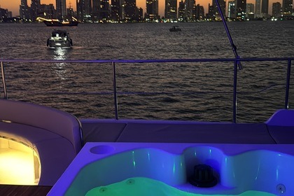 Lujoso catamarán con jacuzzi en Cartagena, Colombia