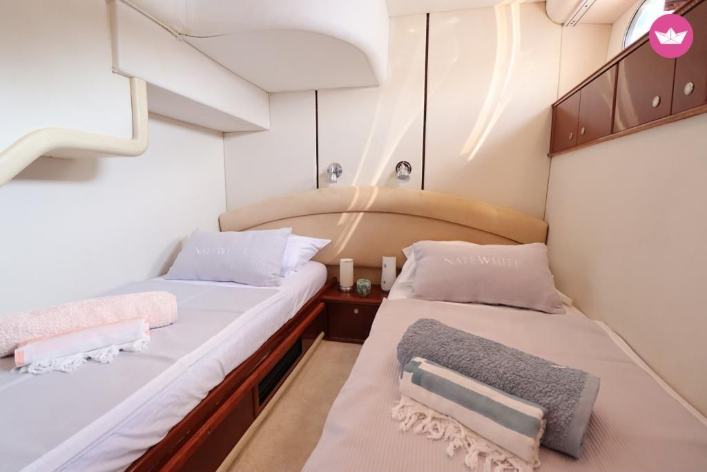 Czarteruj Ferretti Ferretti 620