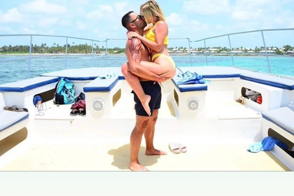 FAMILY AND FRIENDLY BOAT CRUISE: CAPTAIN AND CREW INCLUDED