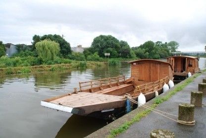 Location Péniche Max Pannie Toue Cabanée Messac