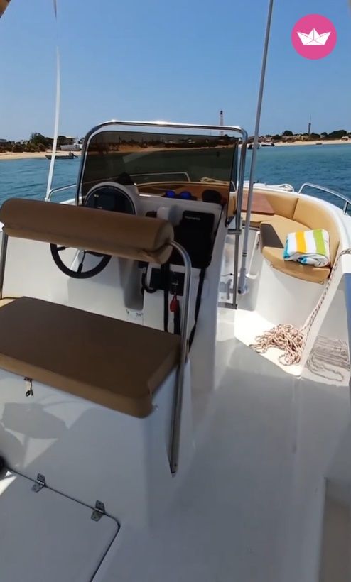 Bateau à moteur DIPOL 580 90cv 6