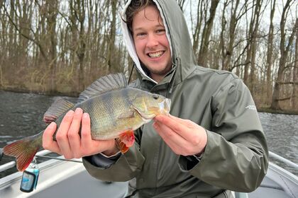 Welcome aboard my Qwest R450 fishing boat