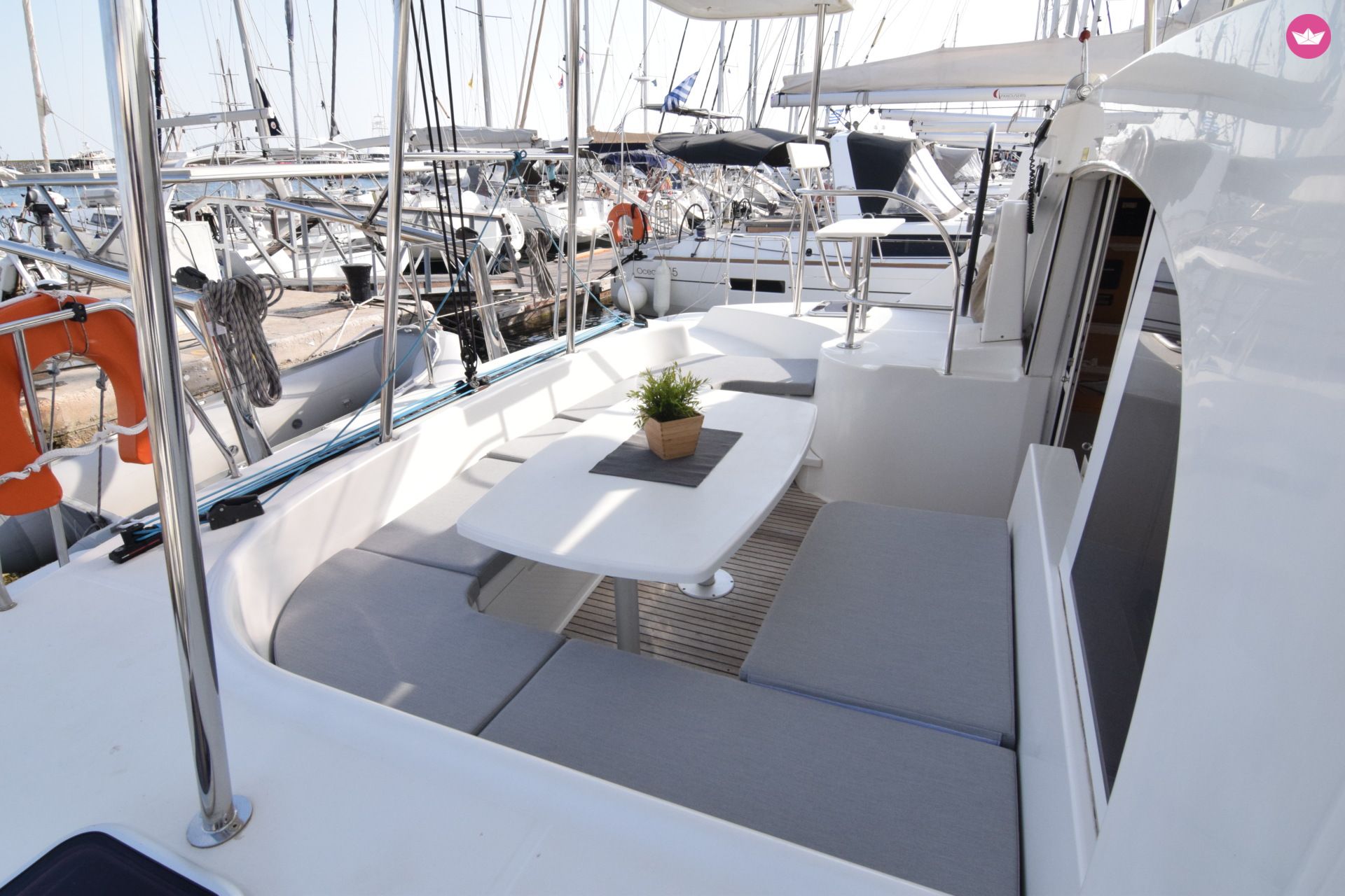 Lagoon 380 in Athens for rental