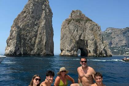 Hyra båt Motorbåt private tour Gozzo 8,50 Capri