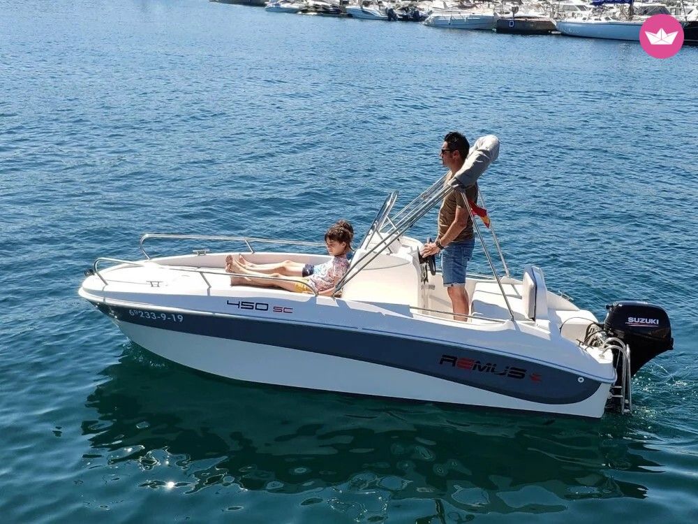 Bateau sans permis Remus 450 15cv 4