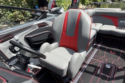 **Surf Fun & Sun Mastercraft X80**