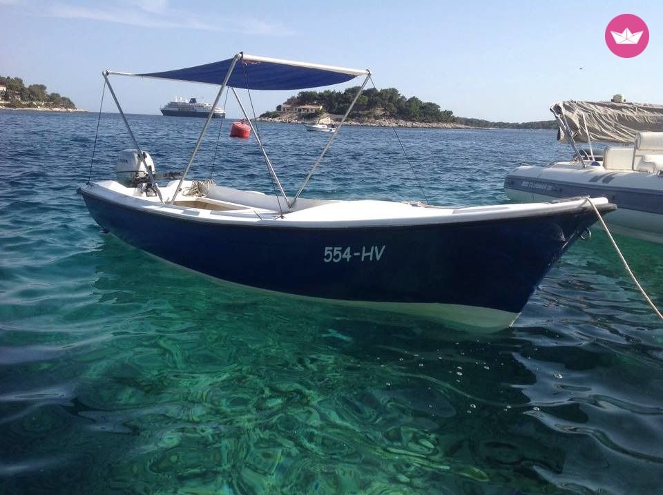 Charter Motorboat Pasara Val Hvar