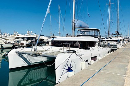 Hyra båt Katamaran Lagoon-Bénéteau Lagoon 42 - 4 + 2 cab. Alimos
