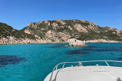 COMFORTABLE BOAT WITHOUT A LICENSE FOR THE MADDALENA ARCHIPELAGO AND CORSICA