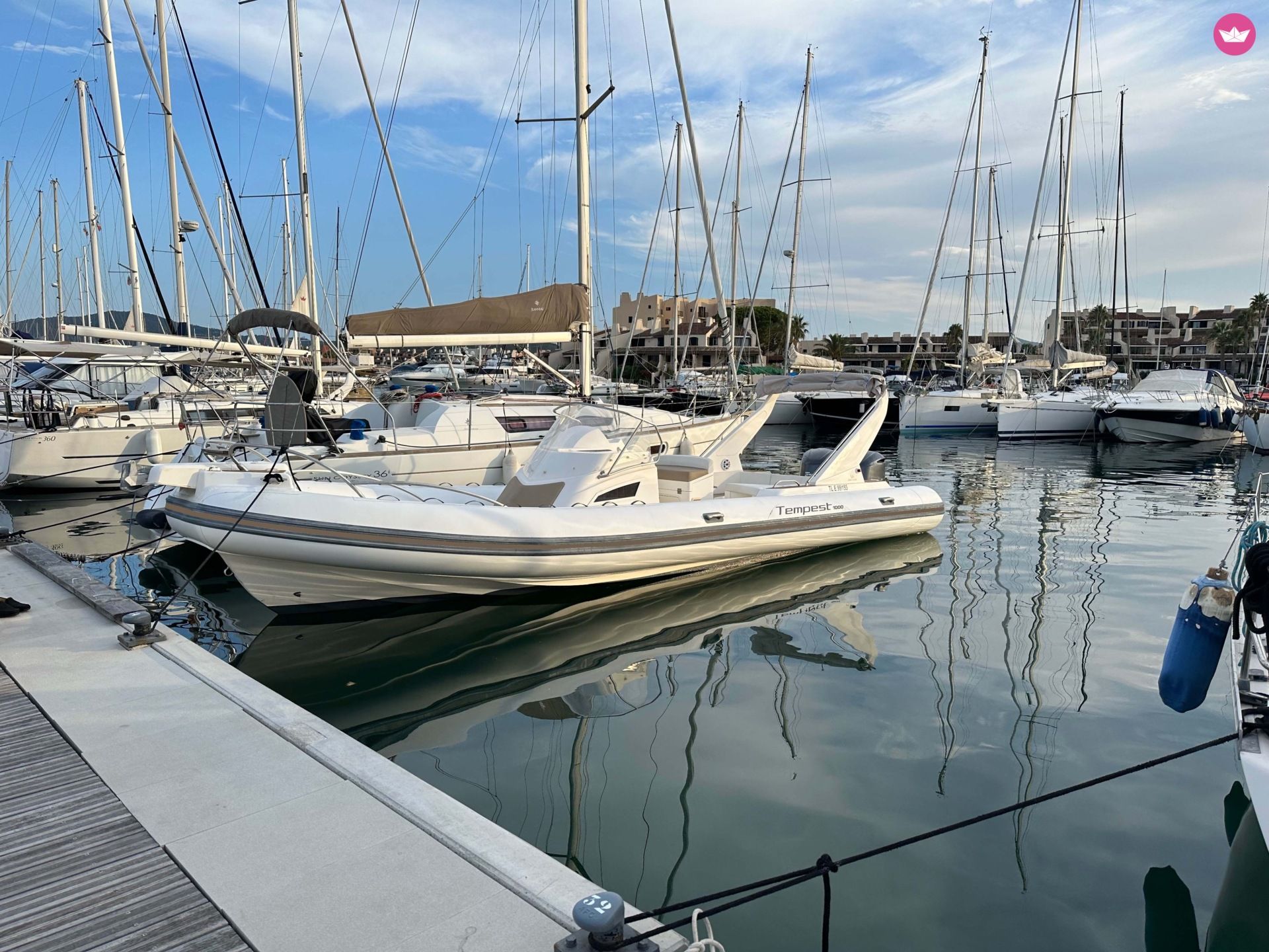 Bateau à moteur Capelli Tempest 1000 500cv 6