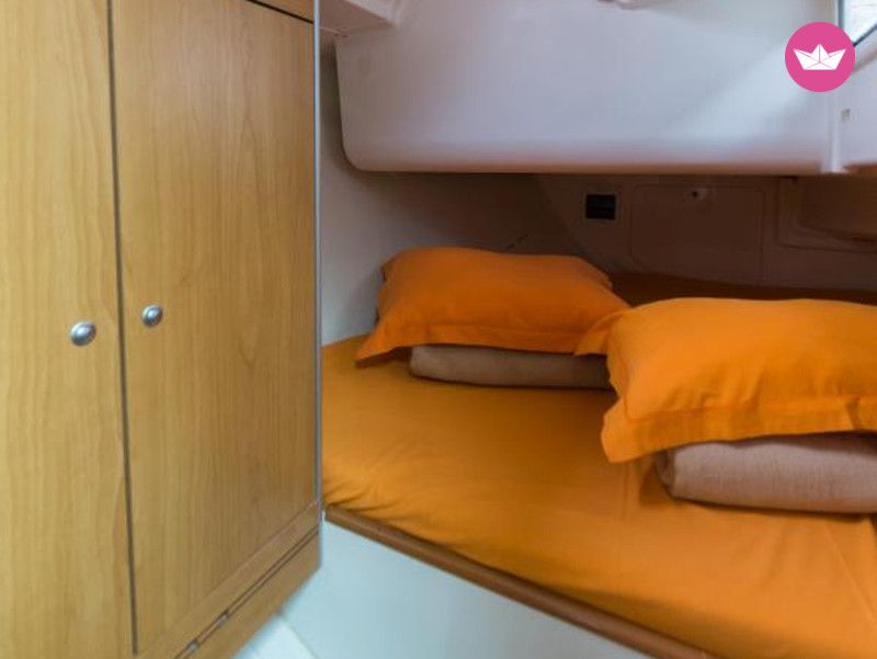 Charter sailboat in Zaton  