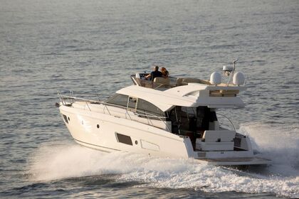 Rental Motor yacht Bavaria Yachtbau Bavaria Virtess 420 Fly Marina Lav