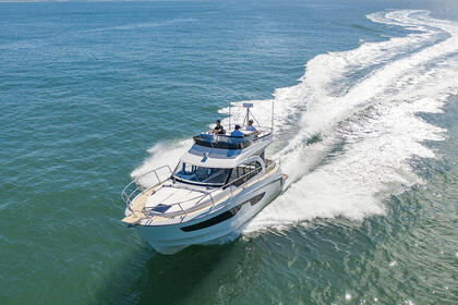 Hire Motorboat  Antares 11 Fly OB Pirovac