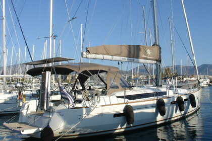 Miete Segelboot Jeanneau Sun Odyssey 519 Athen
