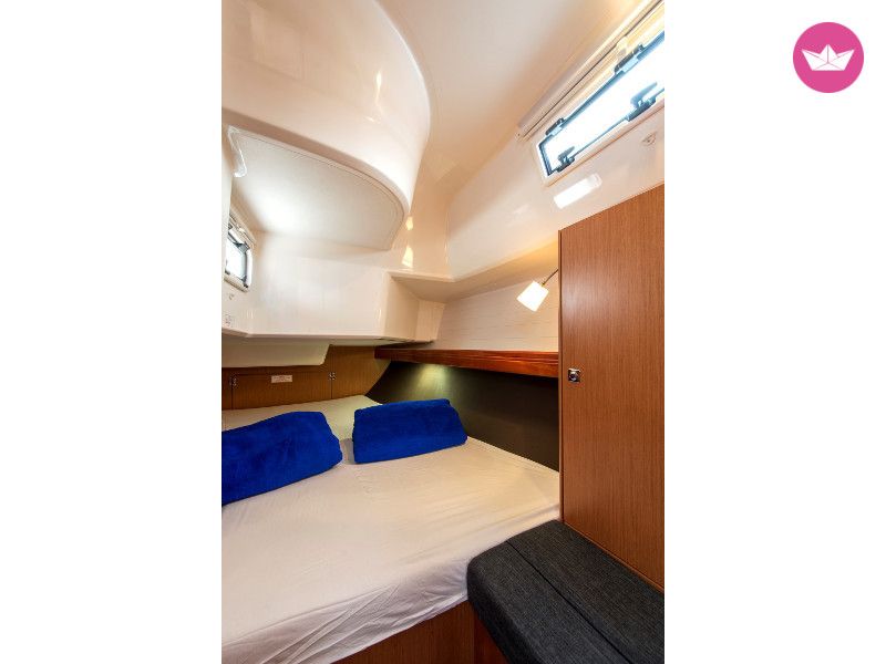 Charter sailboat in Athens  