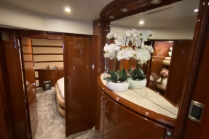 Marquis 69 luxurious Yacht