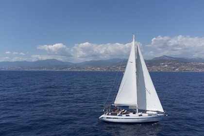 Charter Sailboat Comet Comet 11 plus Menton