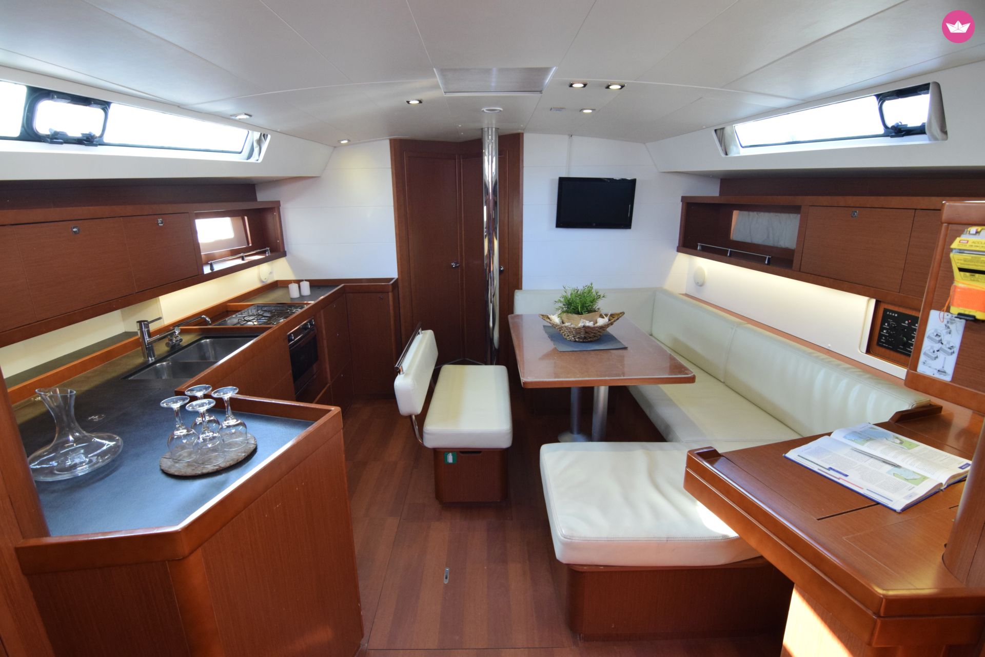 Beneteau Oceanis 45 in Athens for hire