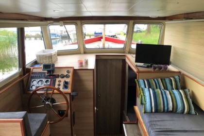 Czarter Łódź motorowa Barkas 950 Giżycko