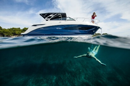 Hyra båt Motorbåt searay sundancer 265de Santorini