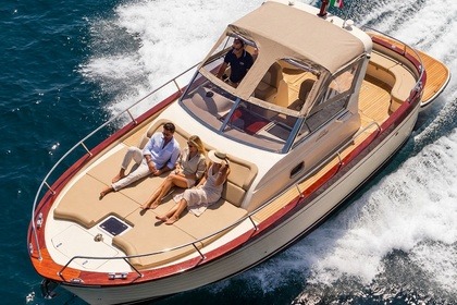 Чартер Моторная яхта Gozzo Jeranto 8 Open Капри