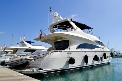 Marquis 69 luxurious Yacht