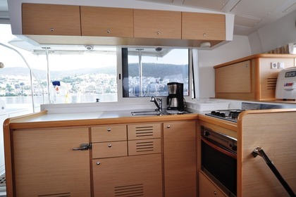 Catamaran Lagoon 421 12.61m.