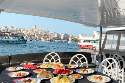 Private Event Yacht for 35 Guests – Group & Celebration Cruise