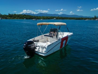 Location Bateau à moteur Karnic 1851 Open Le Gosier