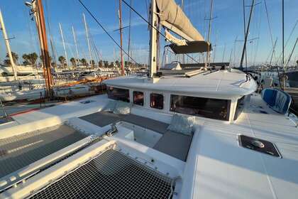 Charter Catamaran Lagoon Lagoon 450f Naples