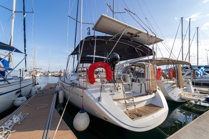 Sailboat Sun Odyssey 44i