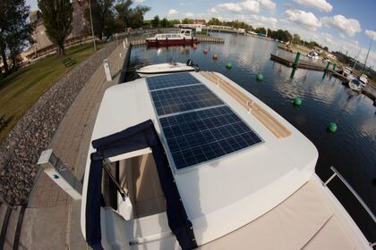 Suncamper 30 - komfortowy jacht motorowy