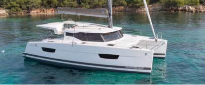 Charter Catamaran Fountaine Pajot Lucia 40 Bormes-les-Mimosas
