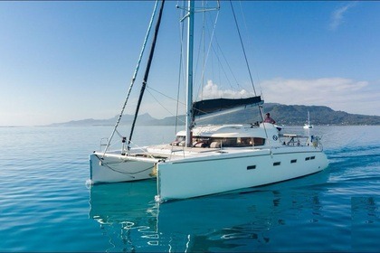 Charter Catamaran Leopard 45 Nice