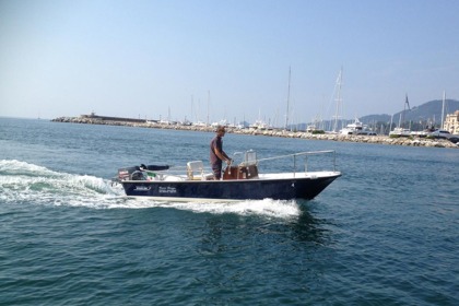 Hire Boat without licence  Boston Whaler Boston 17 Rapallo
