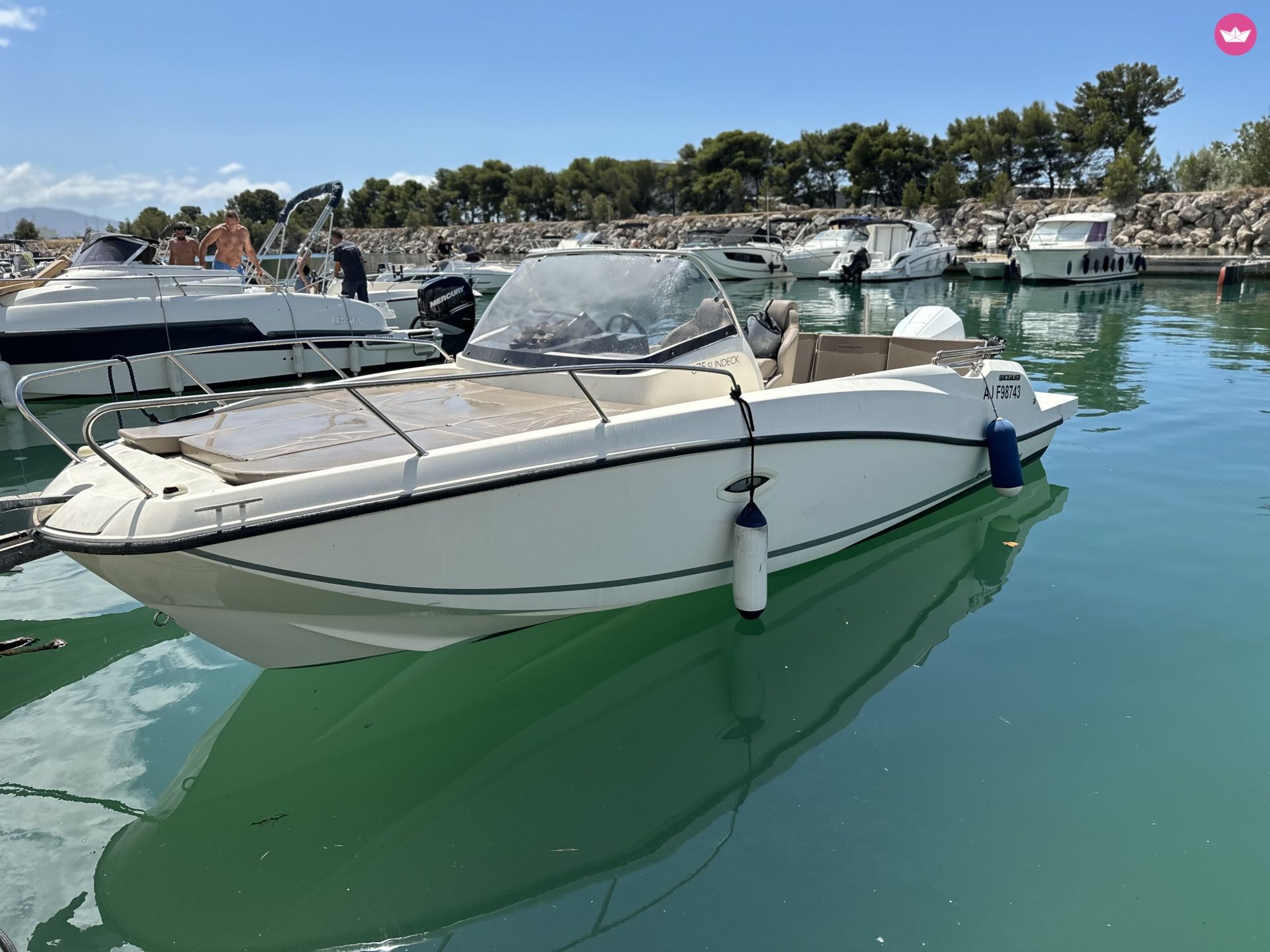 Bateau à moteur Quicksilver 675 sundeck 200cv 2