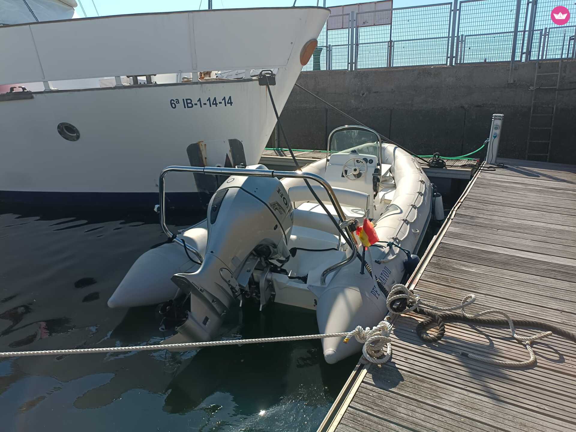 Semi-rigide Zodiac Bombard Explorer 135cv 4