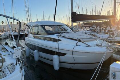 Charter Motorboat Jeanneau Leader 36 Hendaye