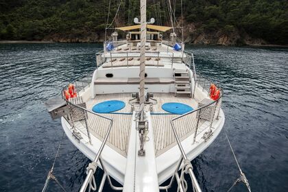 Luxury Gulet Charter in Fethiye – 20-Person Capacity