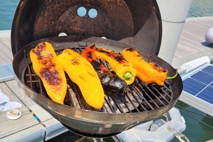 OCEANIS 430 - Безопасная и Комфортная Лодка