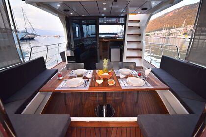 Custom built traditional gulet with a capacity of 4 people