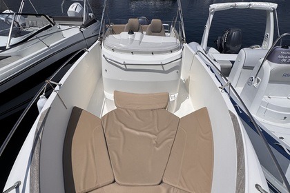 Location Bateau à moteur Jeanneau Cap Camarat 7.5 Ajaccio