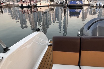 Incredibile Sealine Hannibal 730