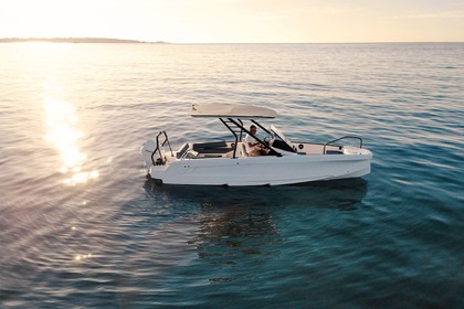 Hire Motorboat Axopar 22 Zadar