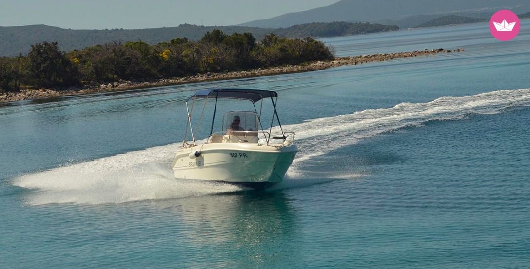 Charter Motorboat Mingolla Brava 18 Ugljan