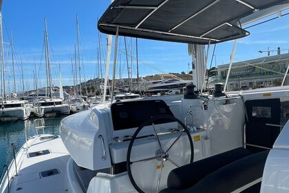 Charter Catamaran Lagoon-Bénéteau Lagoon 42 - 4 + 2 cab. Trogir